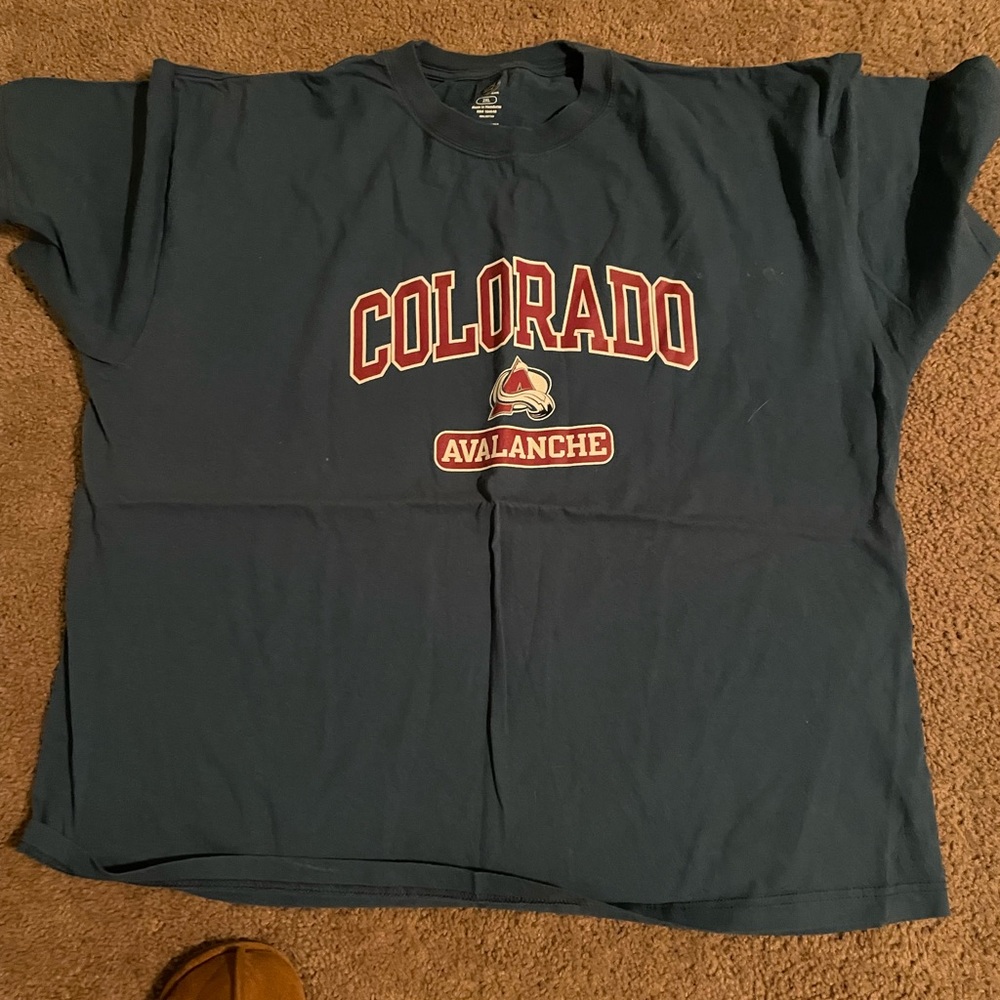 Colorado avalanche tee xxl